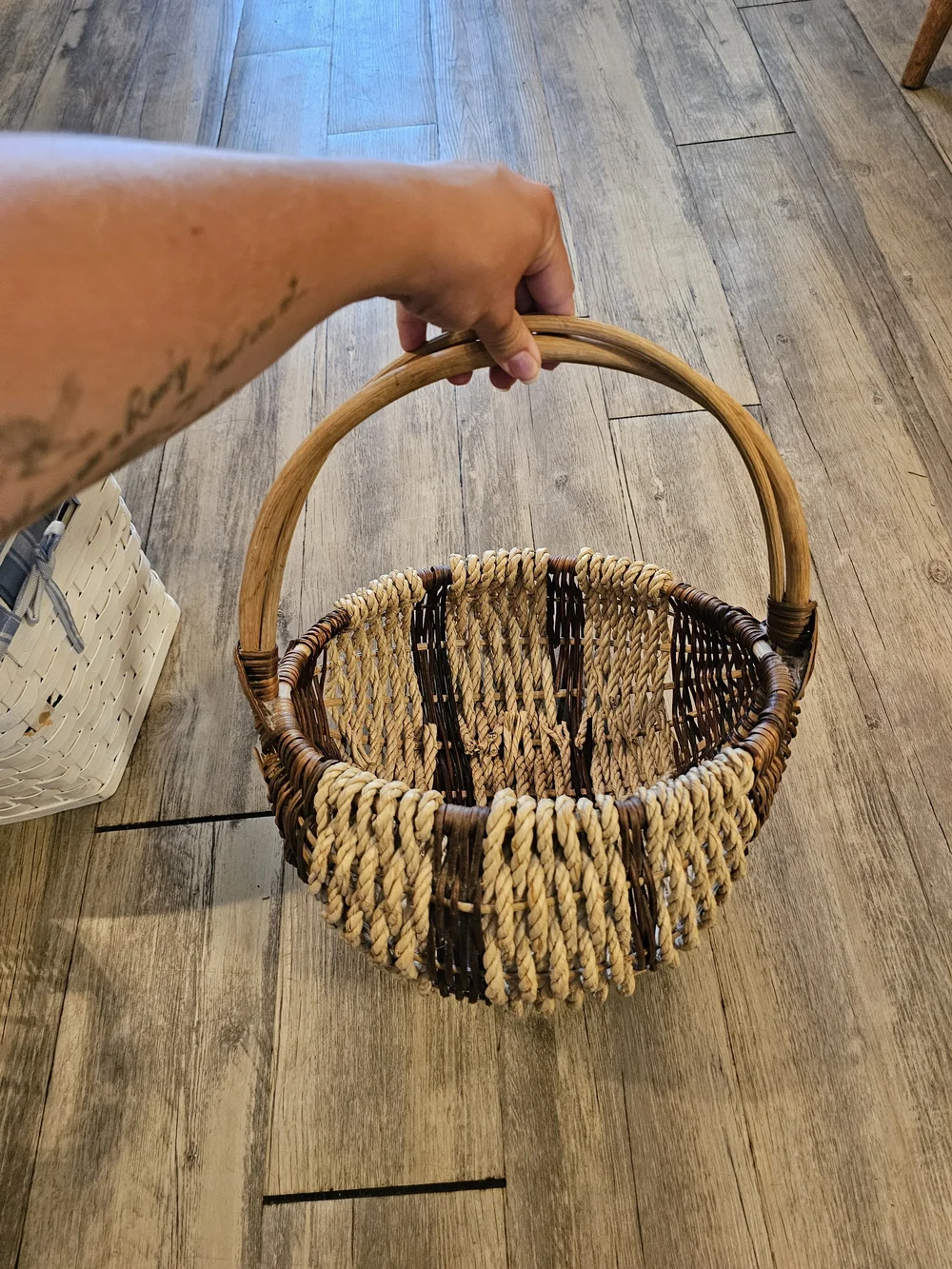 N/A handheld wicker